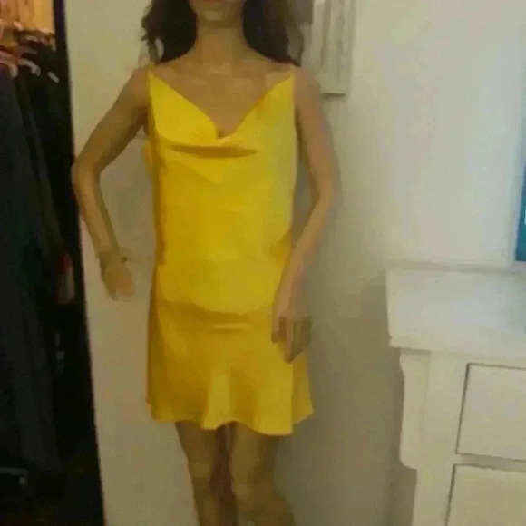 Like new Party cocktail yellow cowl sexy slip shiny spaghetti strap mini dress M - Picture 5 of 5
